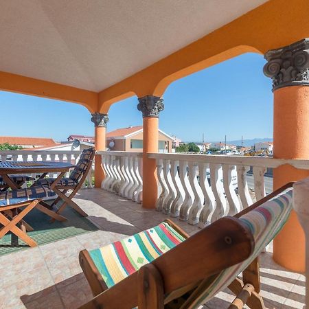 Nena Apartmani Vir Bagian luar foto