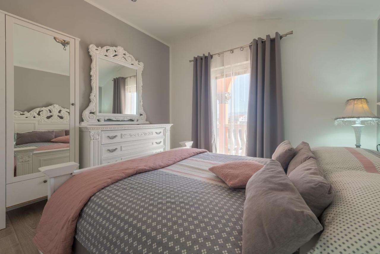 Nena Apartmani Vir Bagian luar foto